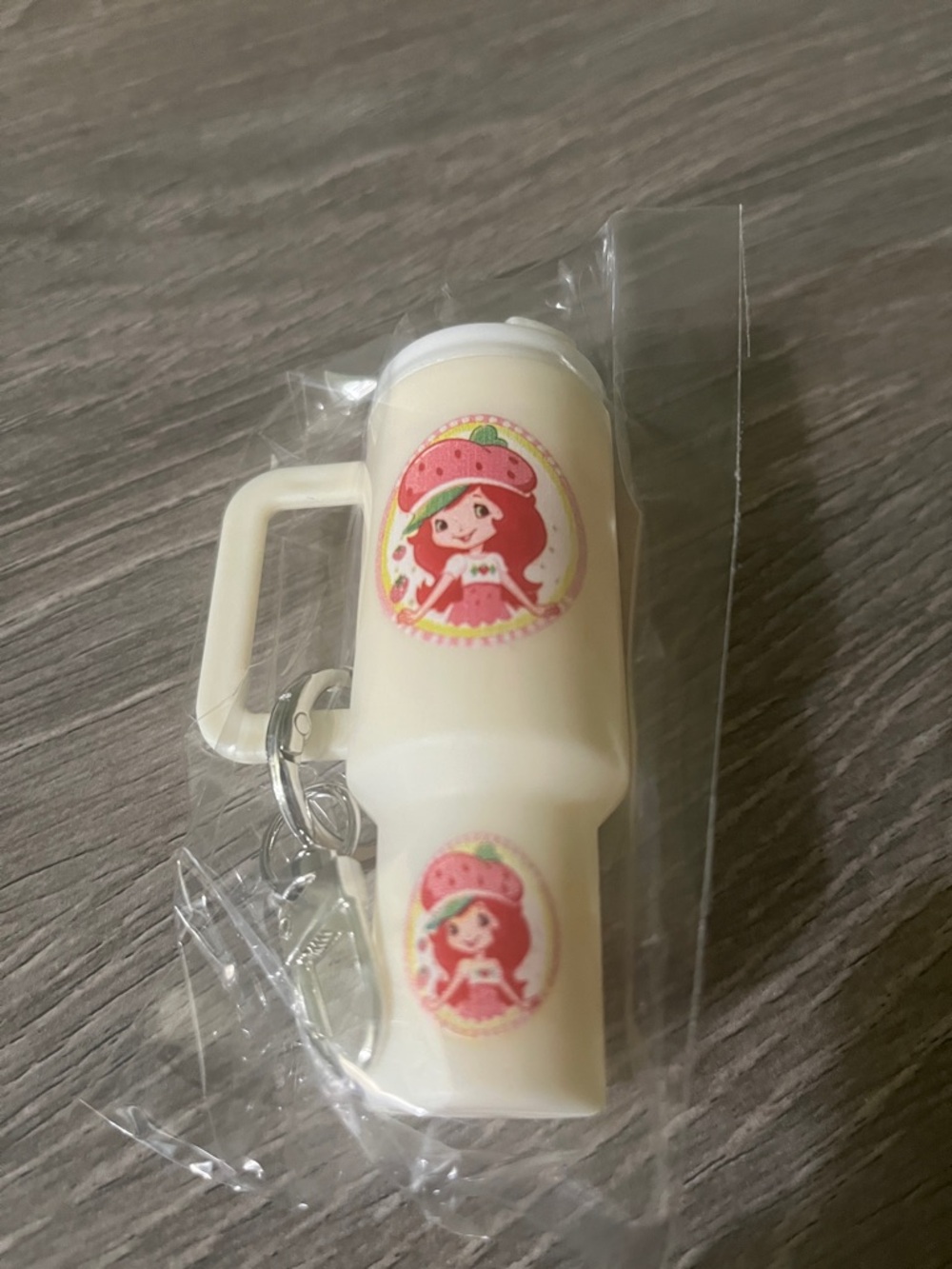 Cream 💜 Strawberry Shortcake Mini Tumbler KeyChain/Bag Charm NIP